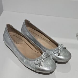 Vionic Silver Metallic Flats with Bow